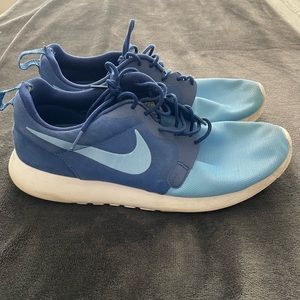 Nike Roshe run men’s size 10.5 blue shoes